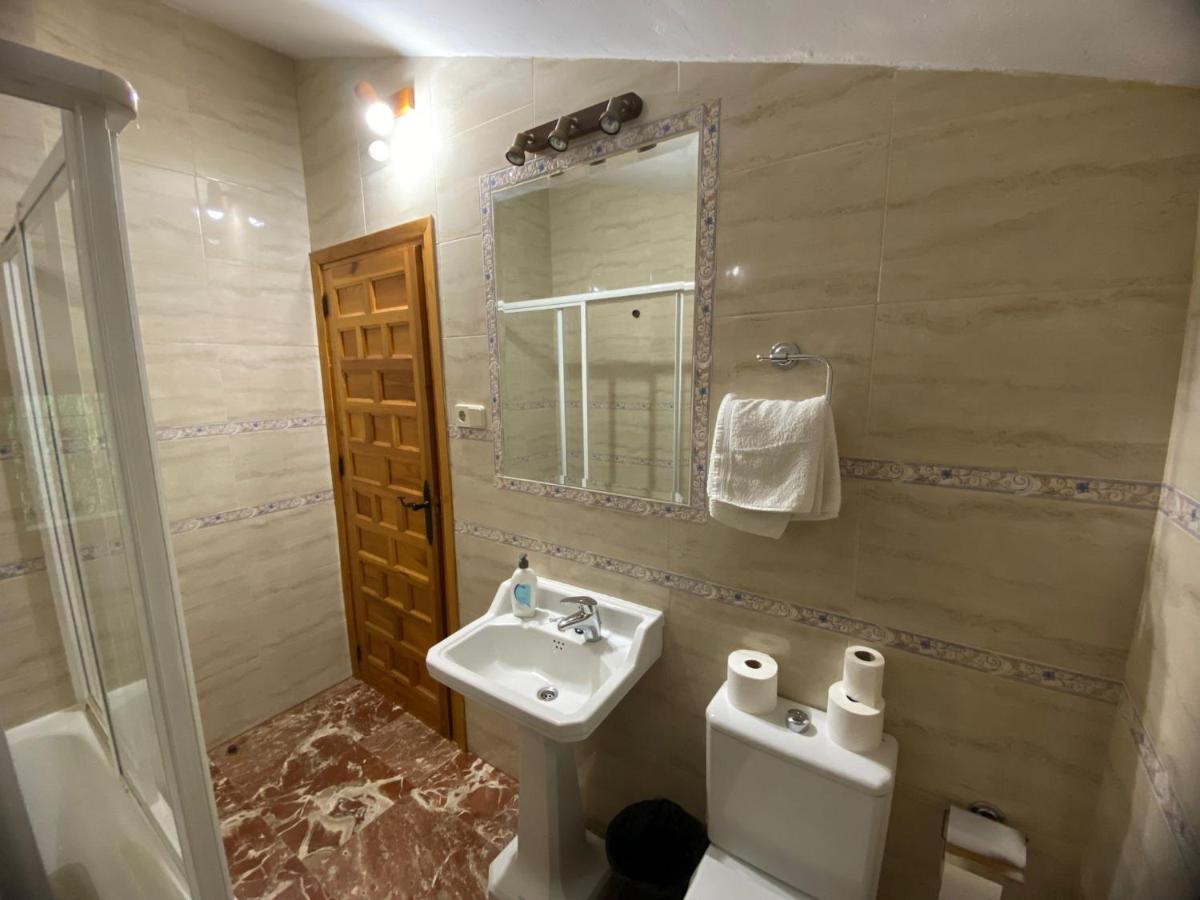 La Toba Guest House Burunchel Exterior photo